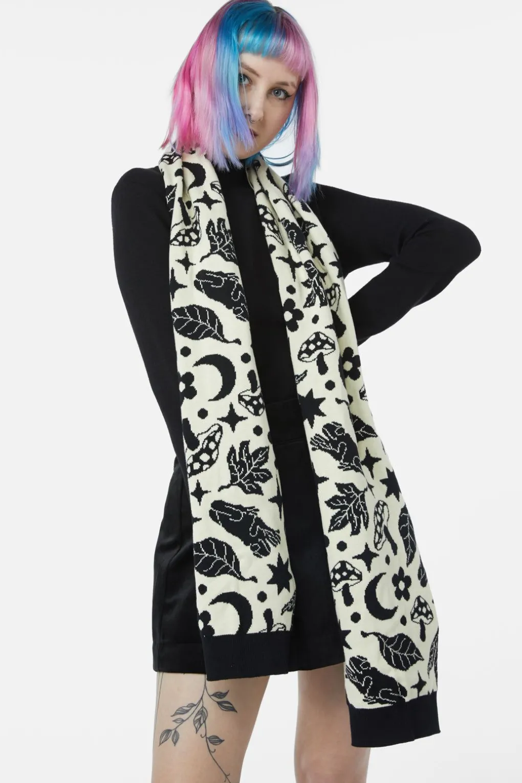 Woodlands Frog Scarf
